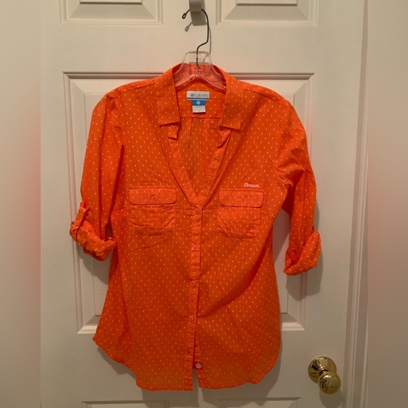 Columbia Tops - 🧡💜🐅 Columbia button up shirt